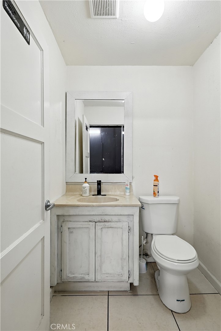 1005 Robertson Blvd, Chowchilla, CA 93610