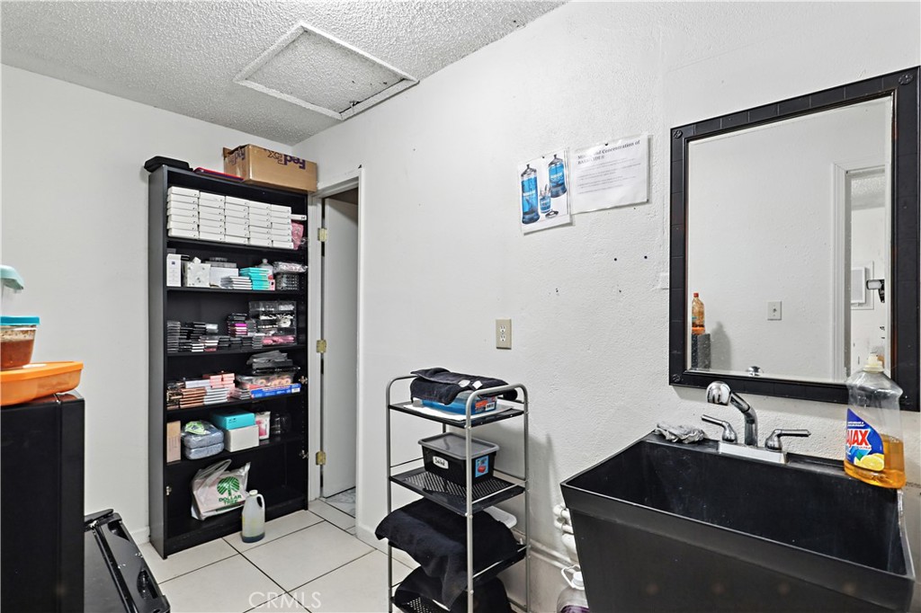 1005 Robertson Blvd, Chowchilla, CA 93610