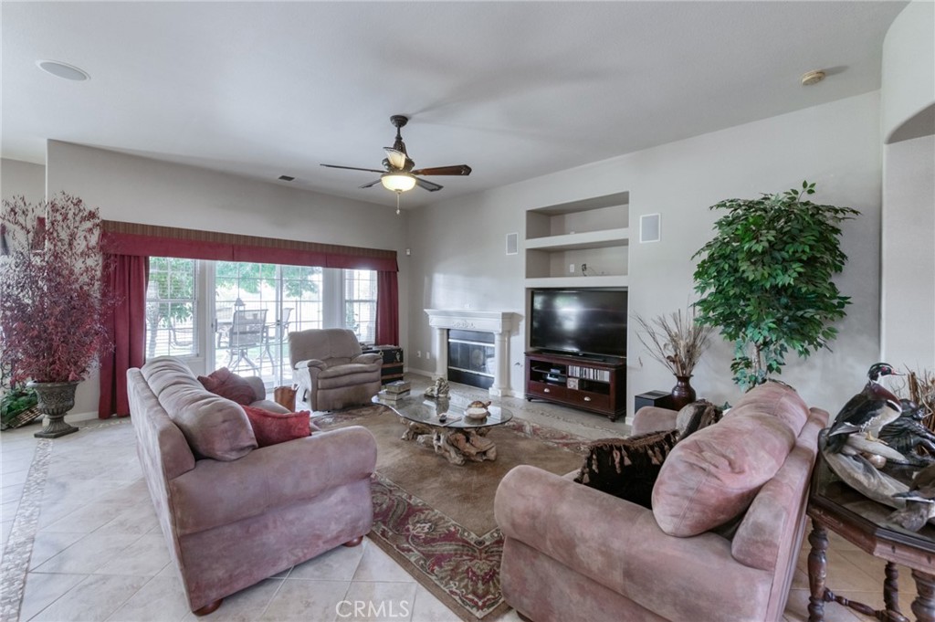 7360 Edgewater St, Chowchilla, CA 93610