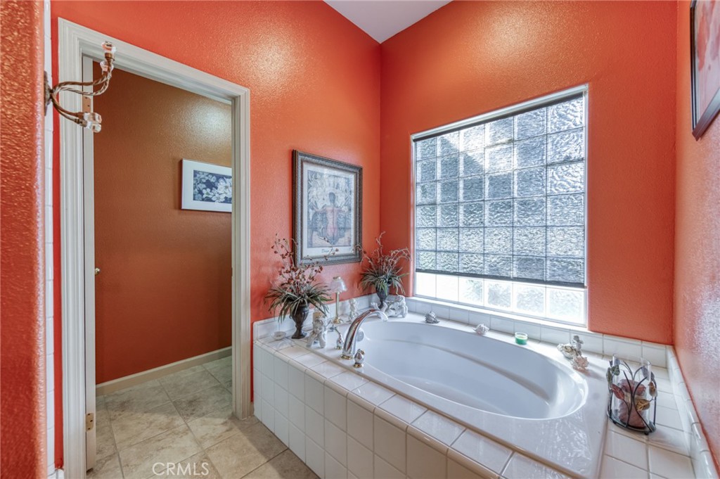 7360 Edgewater St, Chowchilla, CA 93610