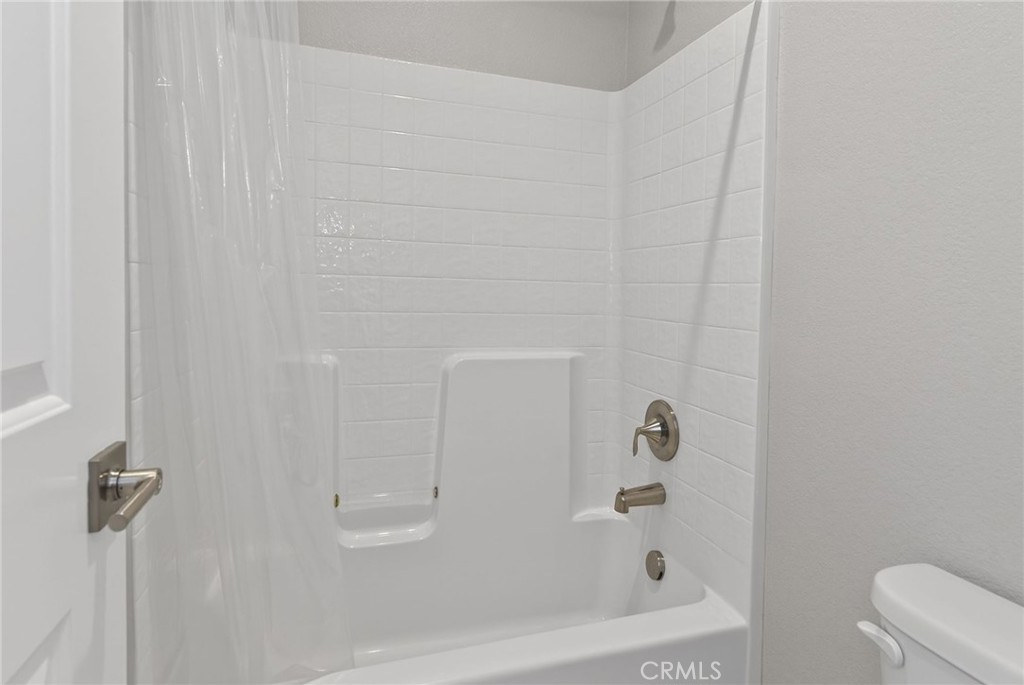 2431 Creekview, Merced, CA 95340