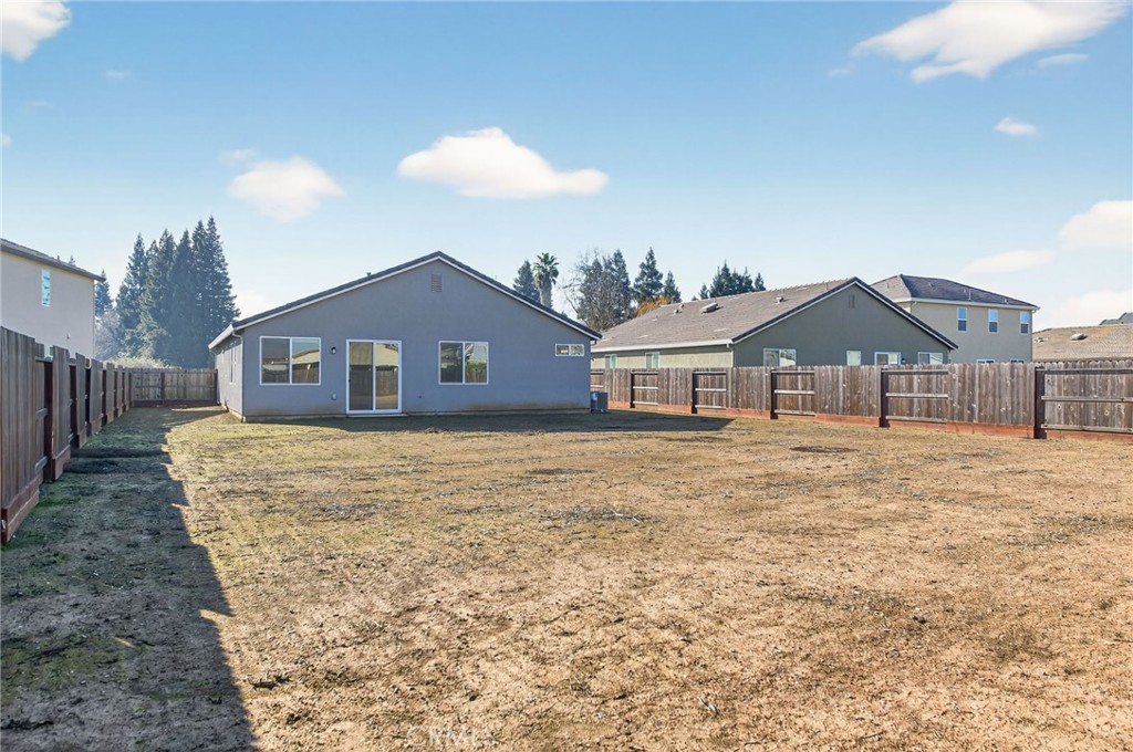 2431 Creekview, Merced, CA 95340