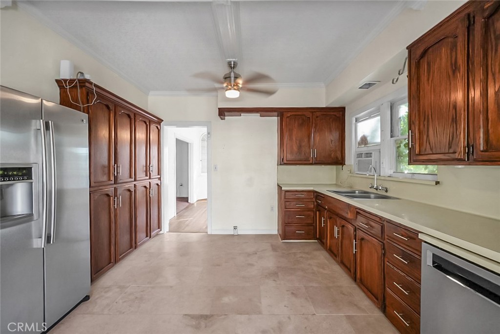 155 N 7th Ave, Chowchilla, CA 93610