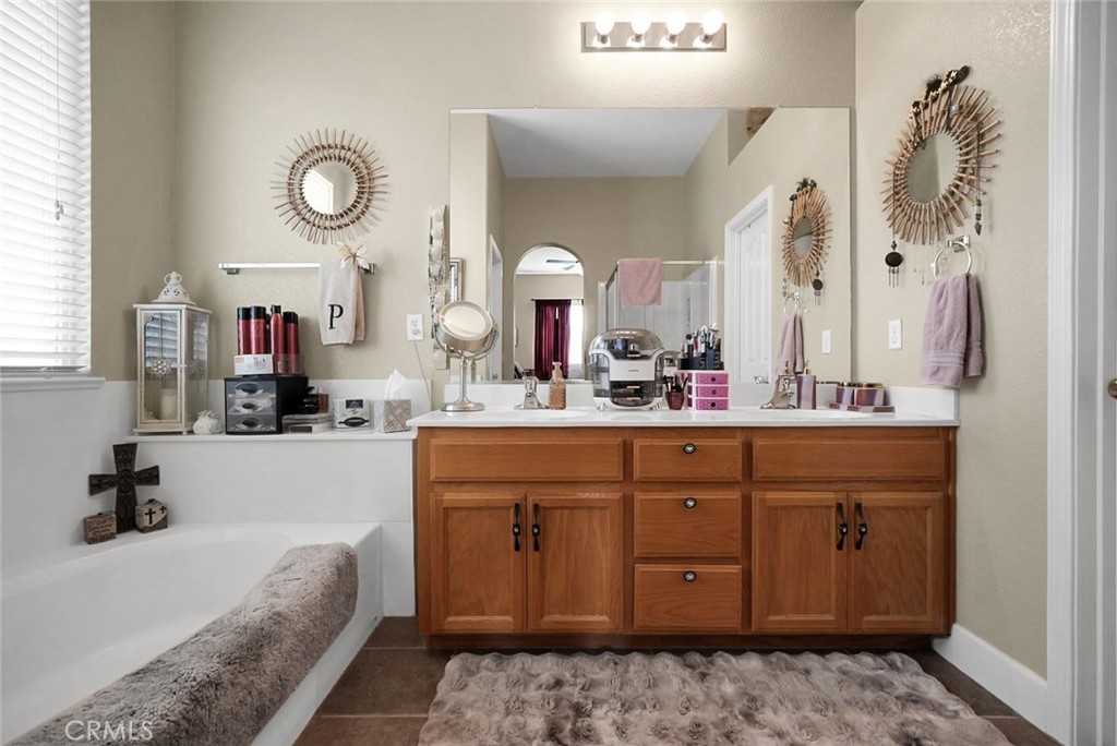 12165 Pheasant Run, Chowchilla, CA 93610