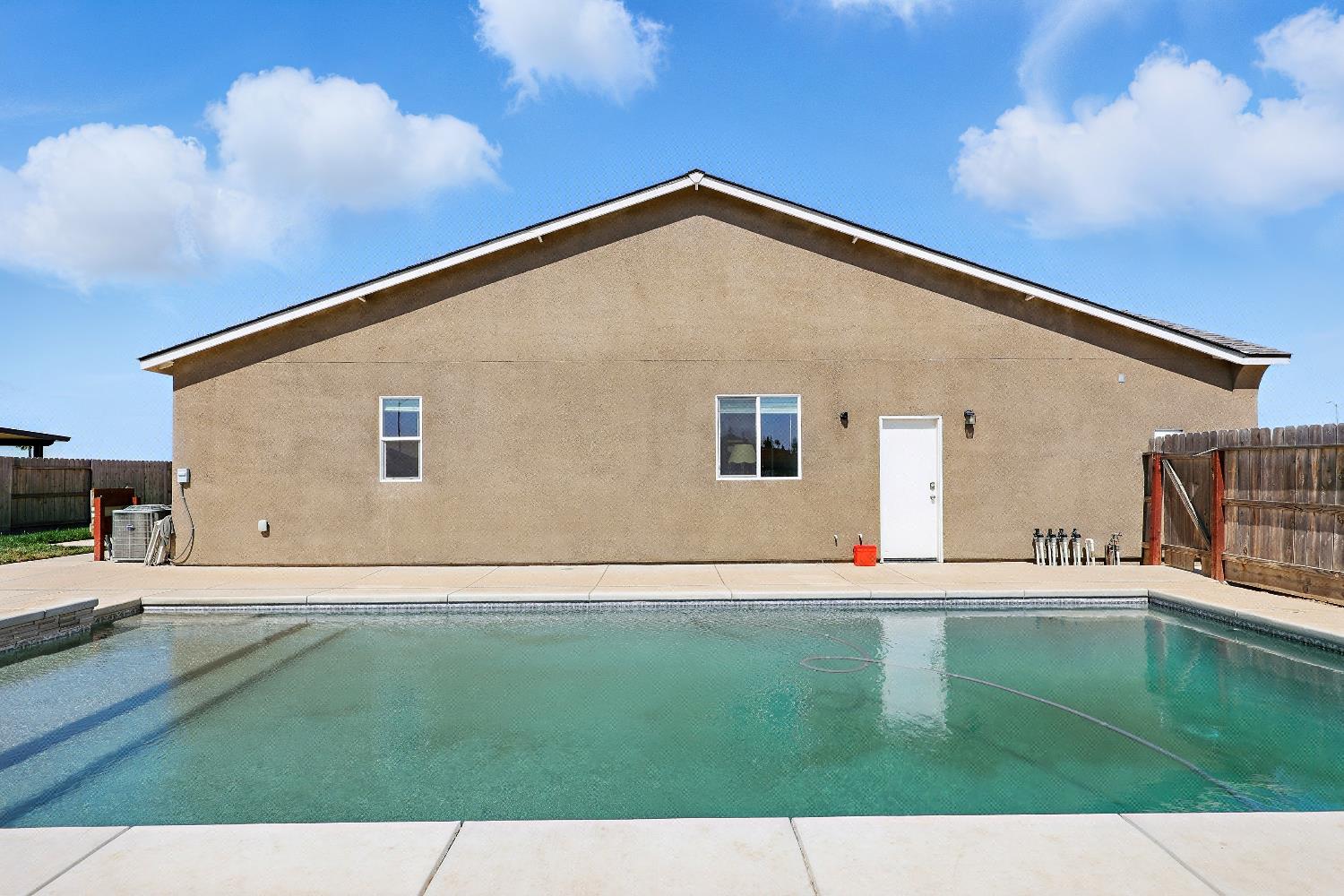 1985 Alma Ct, Chowchilla, CA 93610
