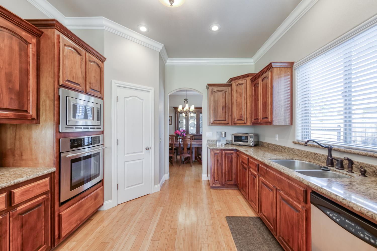 6125 Del Monte Ct, Chowchilla, CA 93610