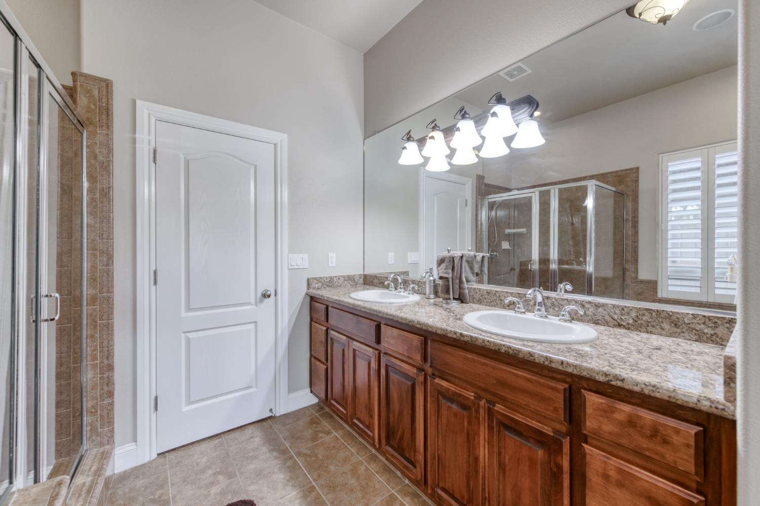 6125 Del Monte Ct, Chowchilla, CA 93610