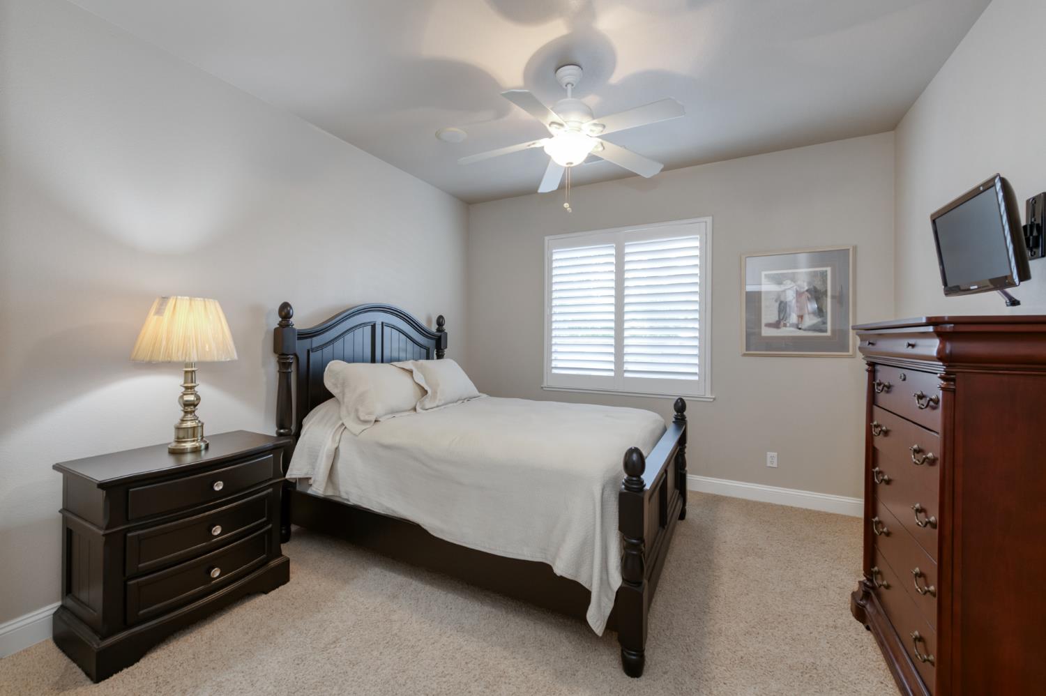 6125 Del Monte Ct, Chowchilla, CA 93610