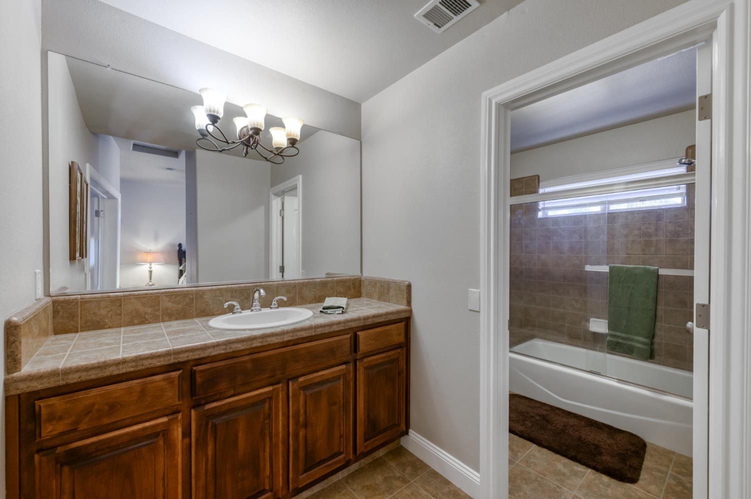 6125 Del Monte Ct, Chowchilla, CA 93610