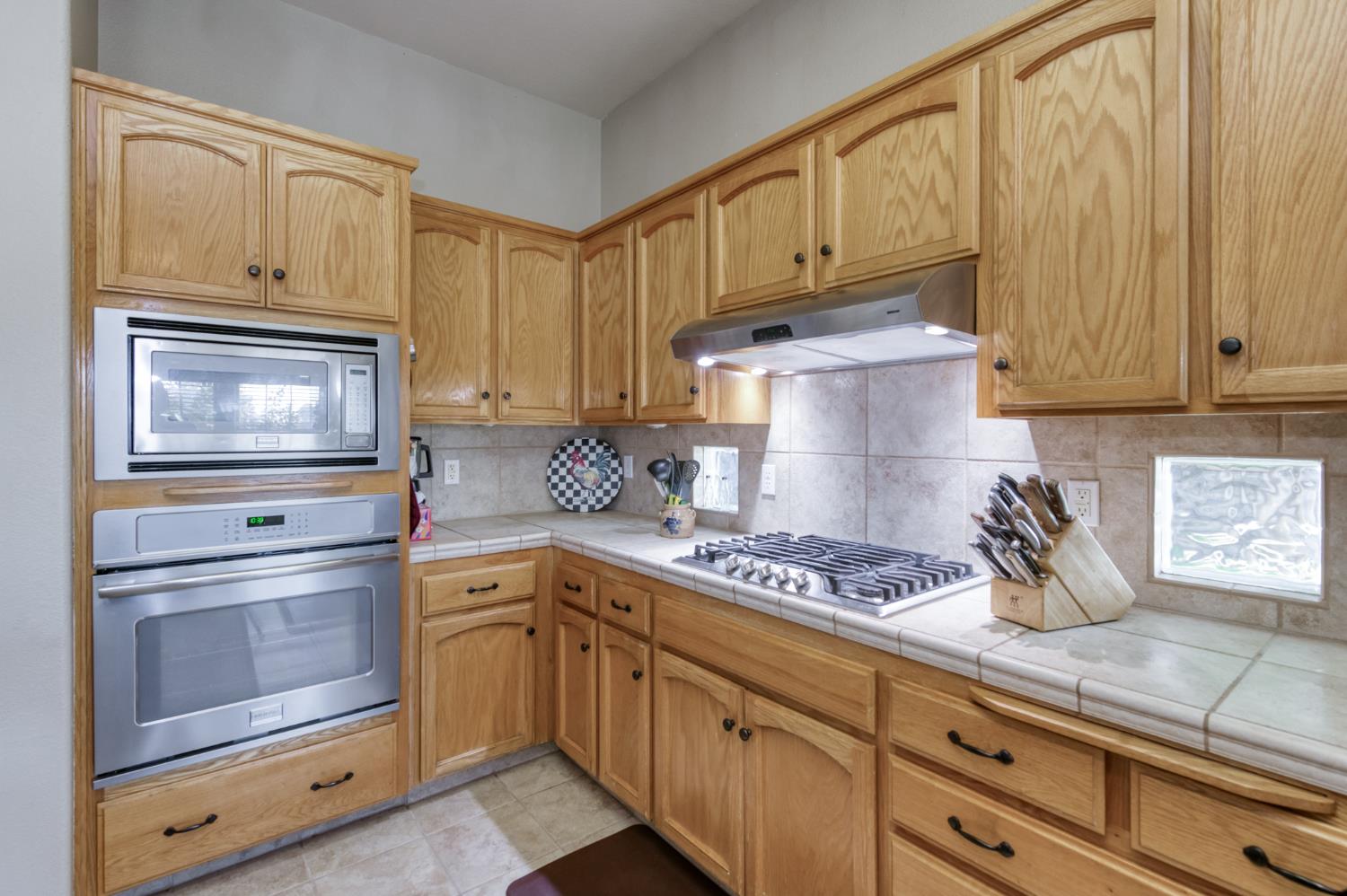 7360 Edgewater St, Chowchilla, CA 93610