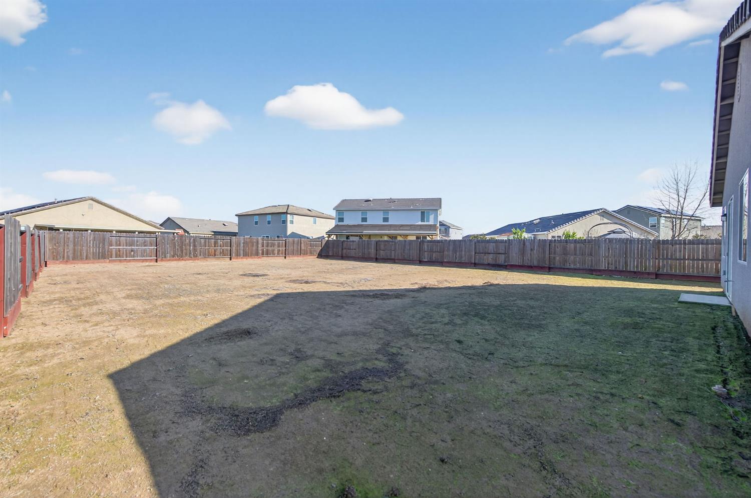 2431 Creekview Dr, Merced, CA 95340