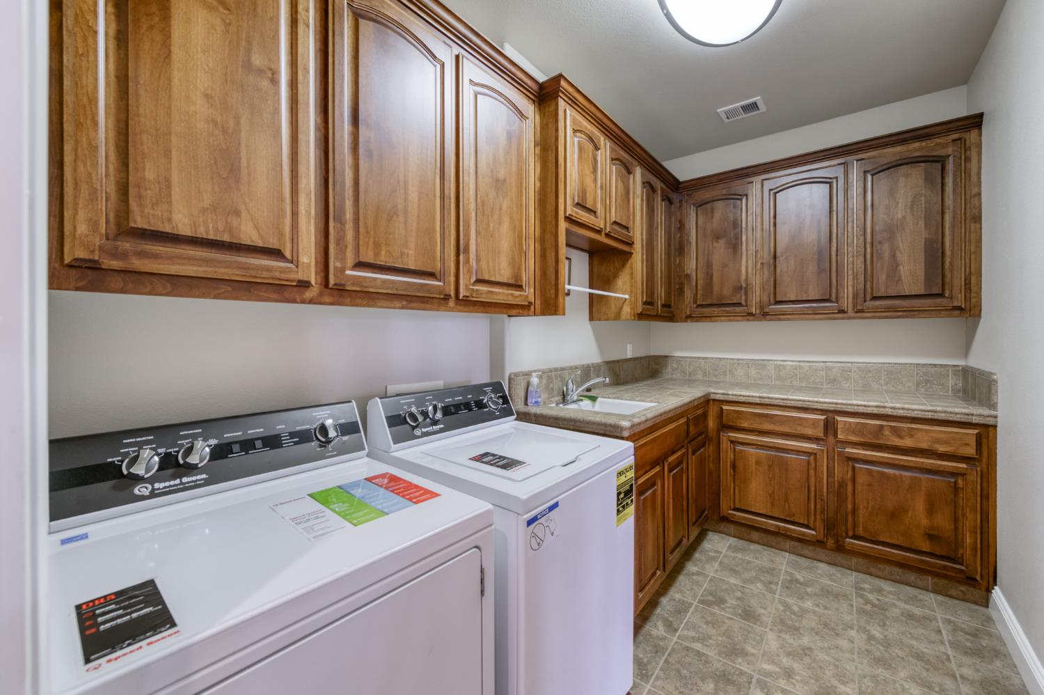 6125 Del Monte Ct, Chowchilla, CA 93610