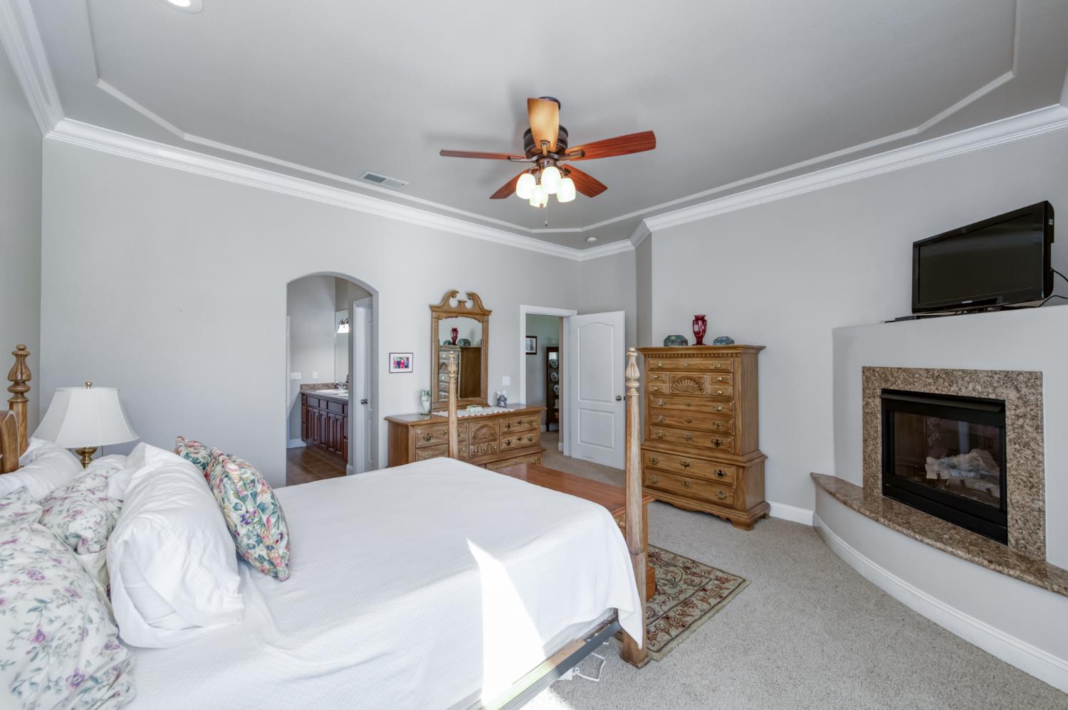 6125 Del Monte Ct, Chowchilla, CA 93610