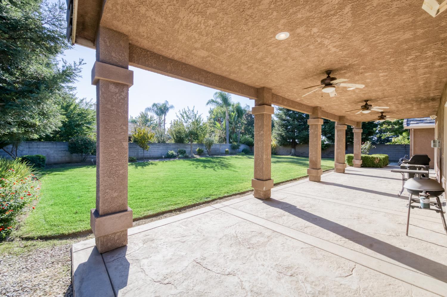 6125 Del Monte Ct, Chowchilla, CA 93610