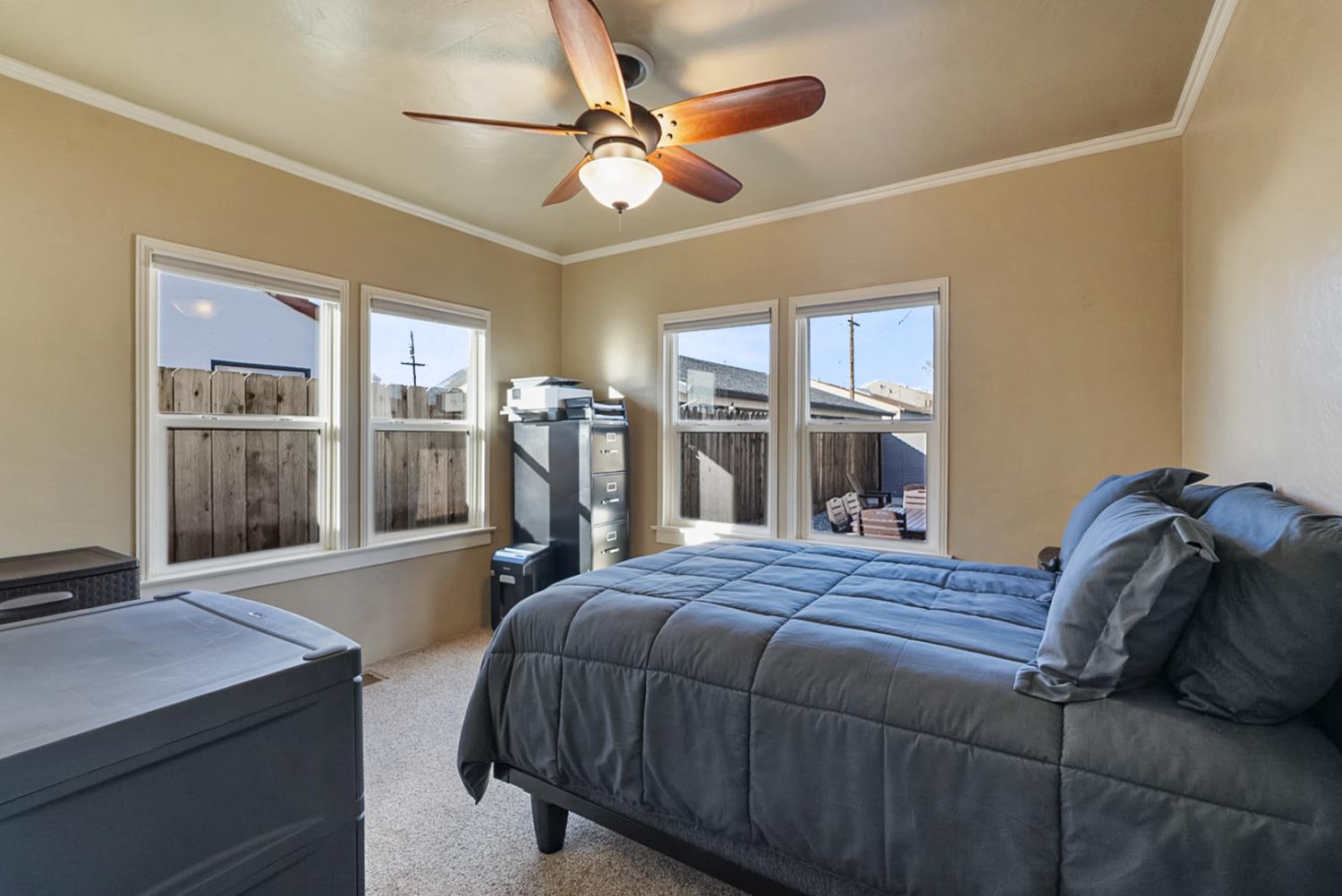 956 J St, Los Banos, CA 93635