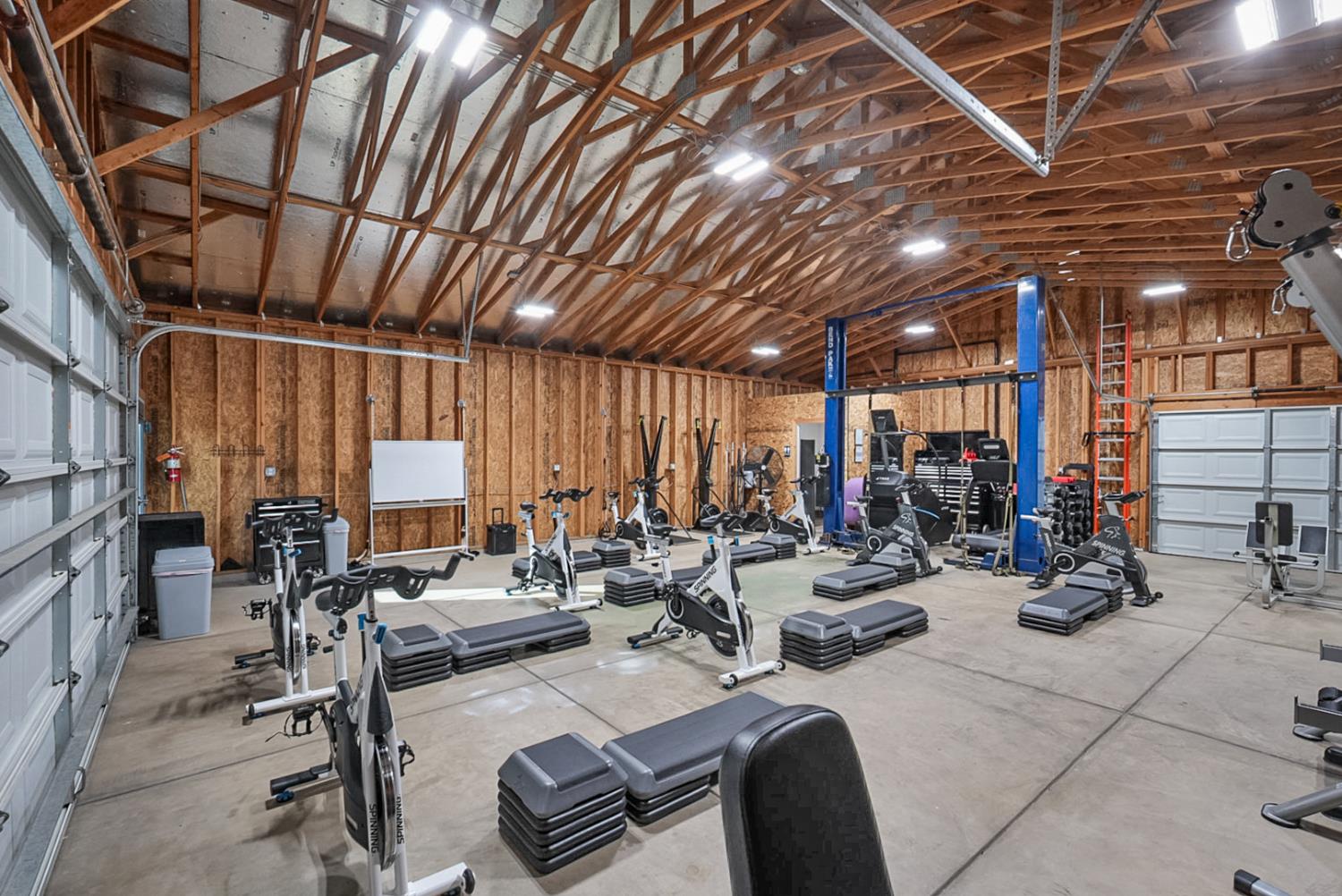 956 J St, Los Banos, CA 93635