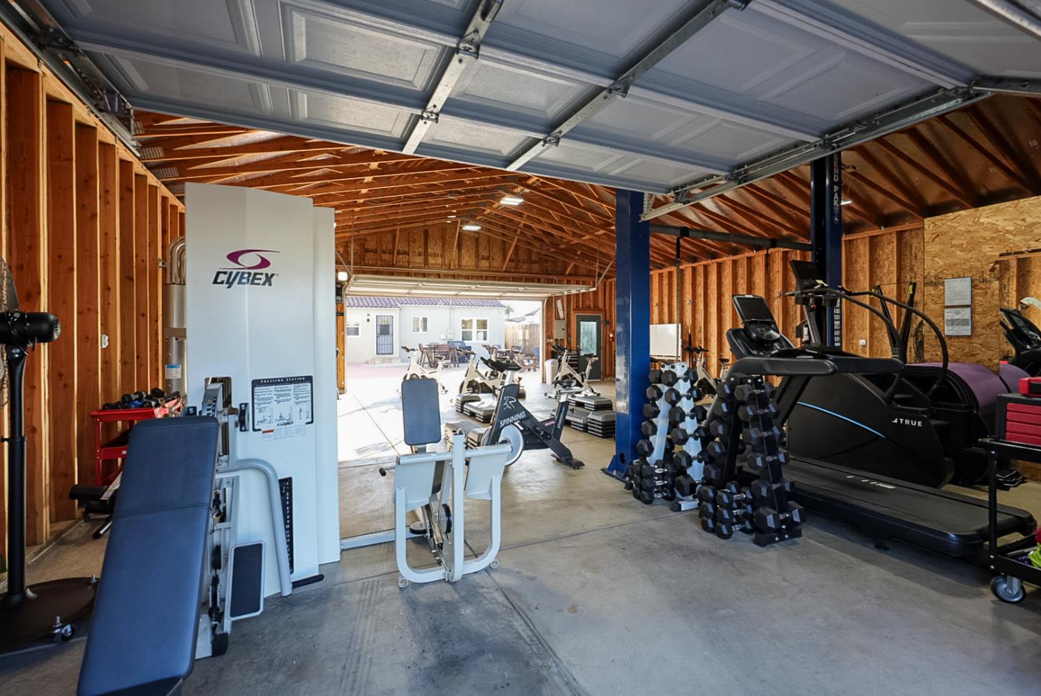 956 J St, Los Banos, CA 93635