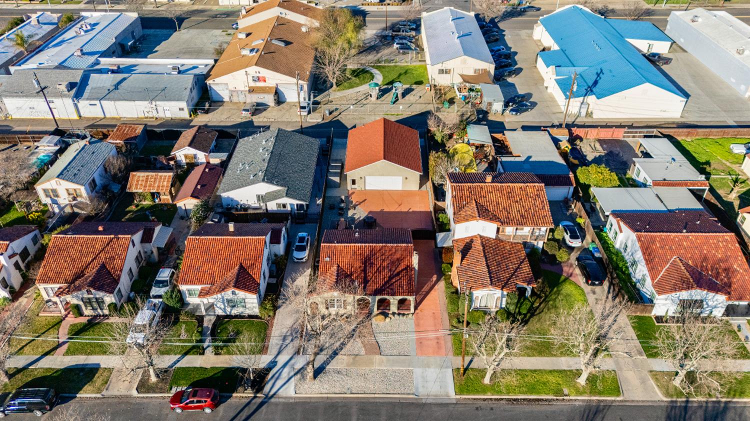 956 J St, Los Banos, CA 93635