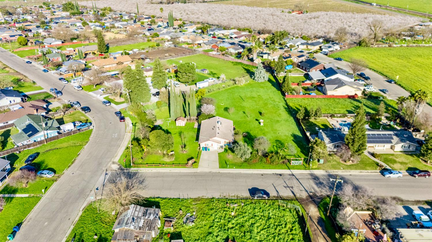 13180 Jackson St, Le Grand, CA 95333