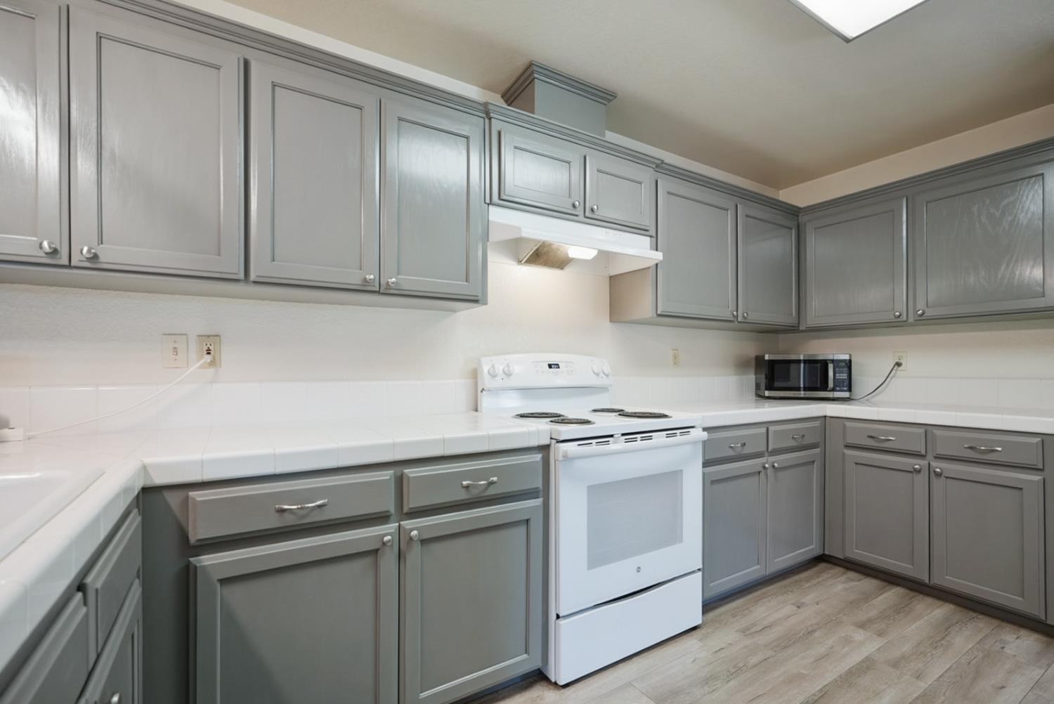 208 Riverside Ave, Chowchilla, CA 93610