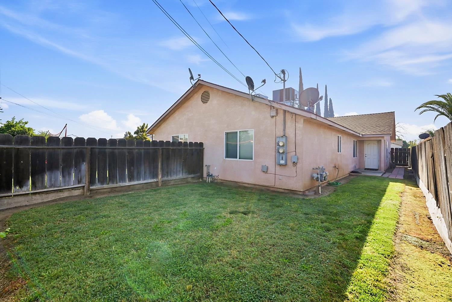 208 Riverside Ave, Chowchilla, CA 93610