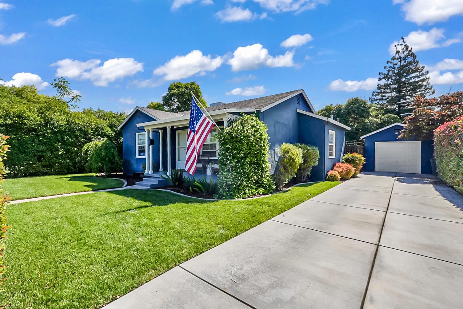 1820 Orchard Ln, Merced, CA 93540