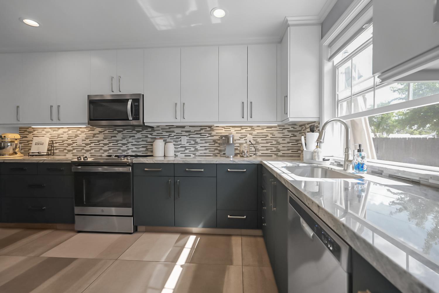 1820 Orchard Ln, Merced, CA 93540