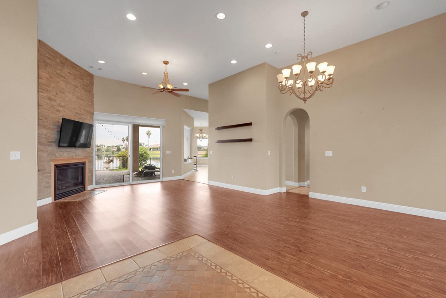3010 Golf Dr W, Chowchilla, CA 93610