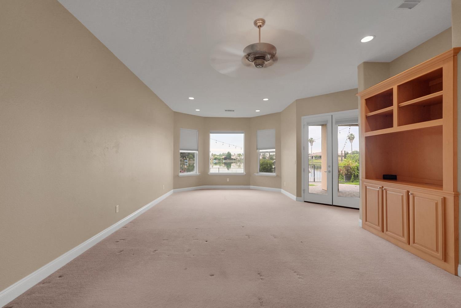 3010 Golf Dr W, Chowchilla, CA 93610
