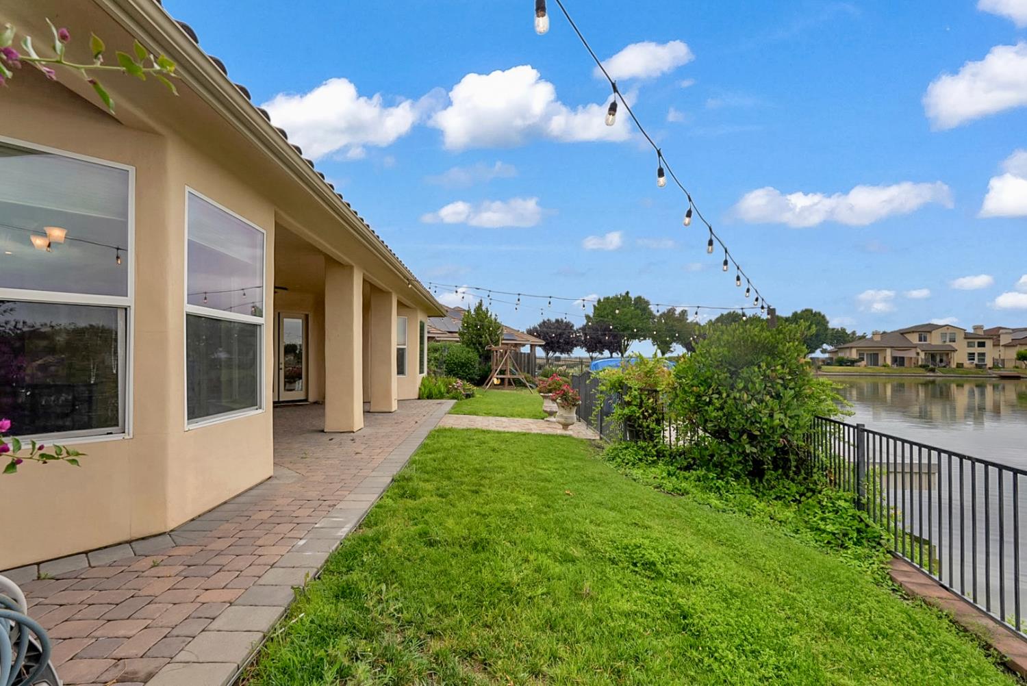 3010 Golf Dr W, Chowchilla, CA 93610