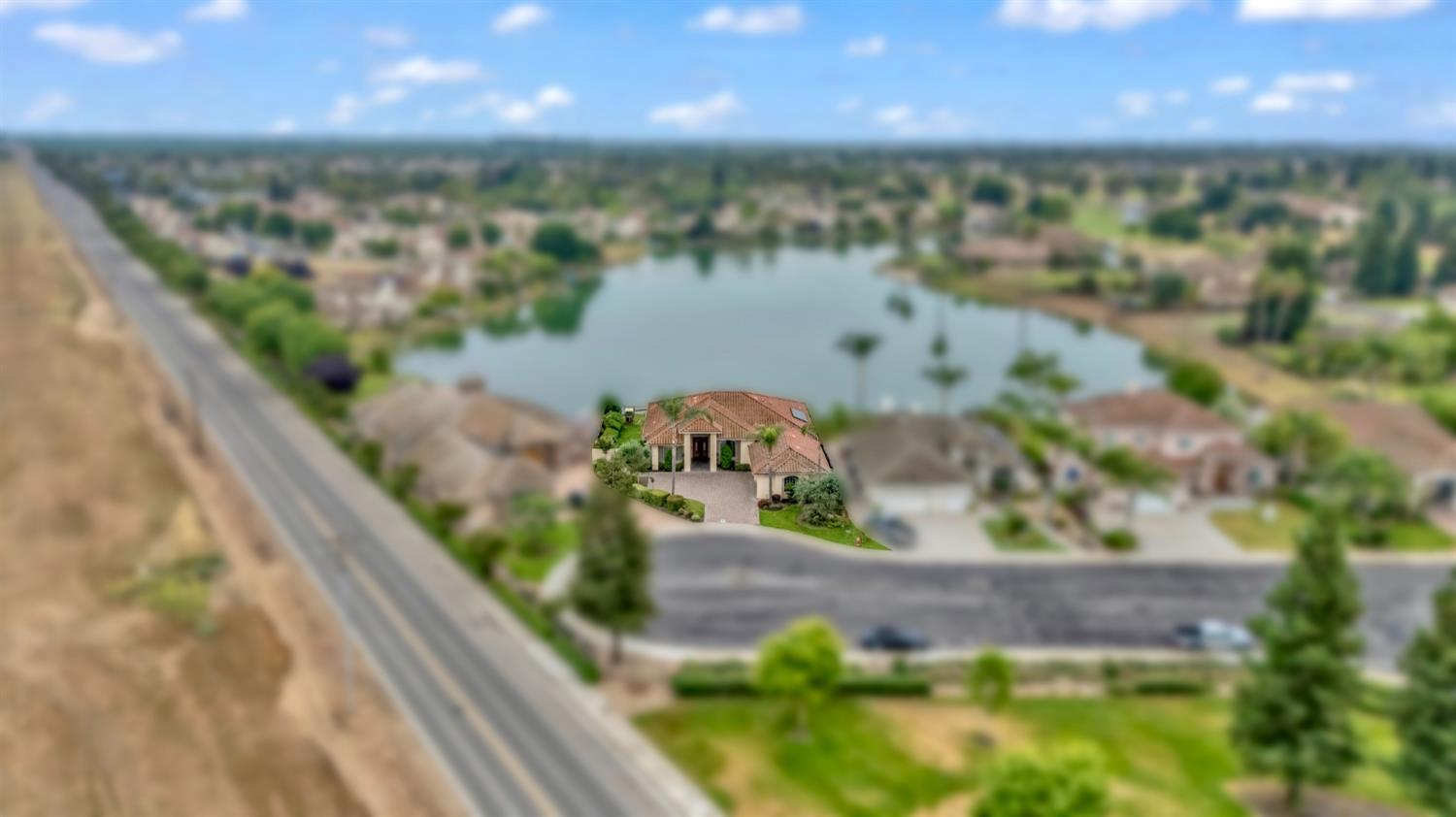 3010 Golf Dr W, Chowchilla, CA 93610