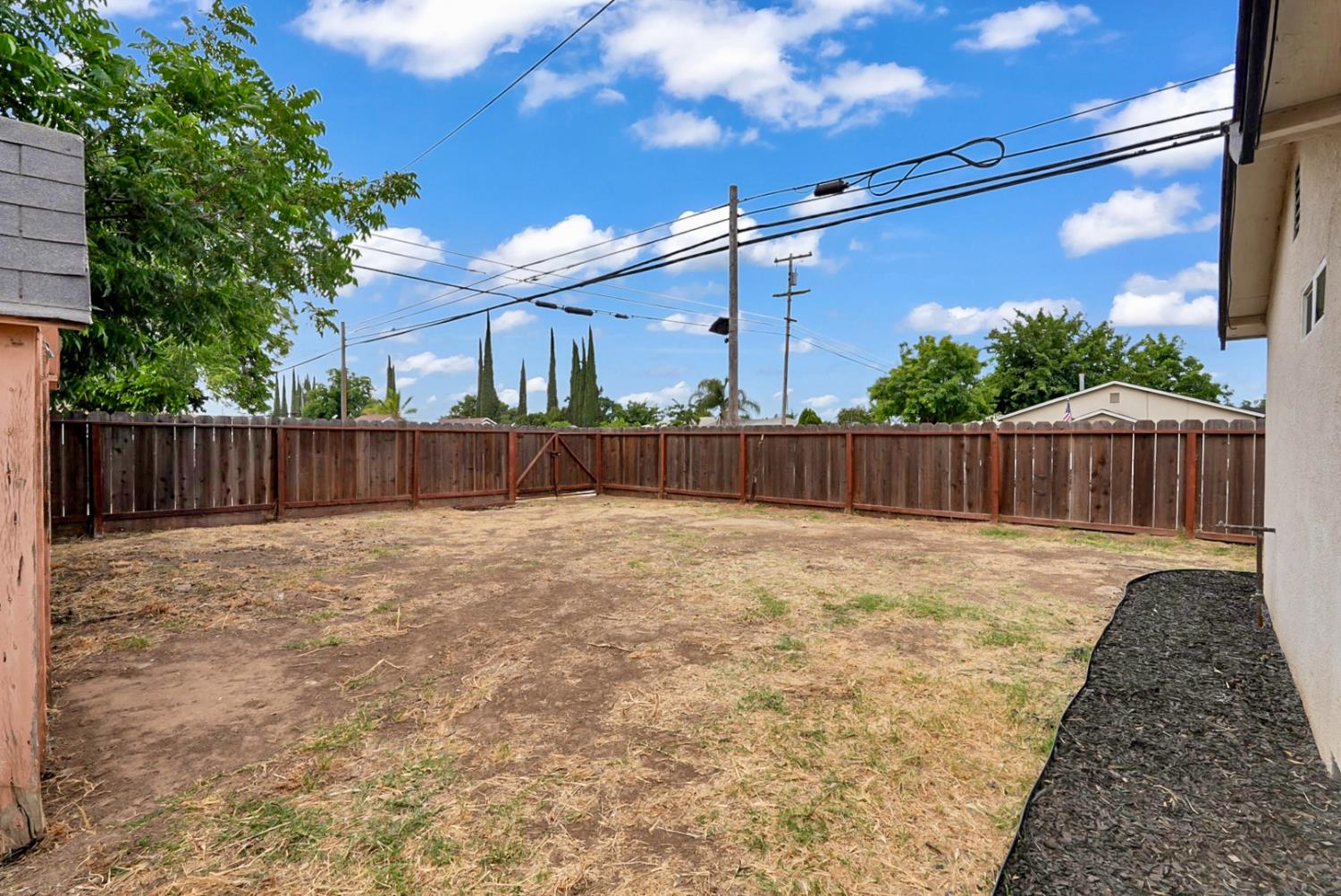 421 Orange Ave, Chowchilla, CA 93610