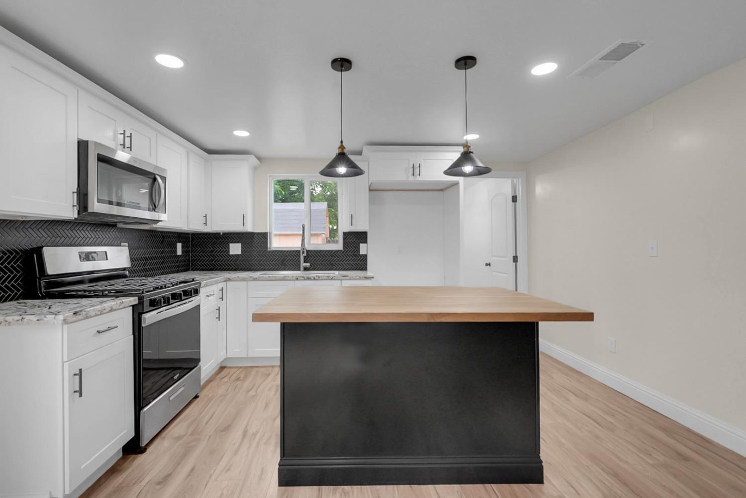 421 Orange Ave, Chowchilla, CA 93610