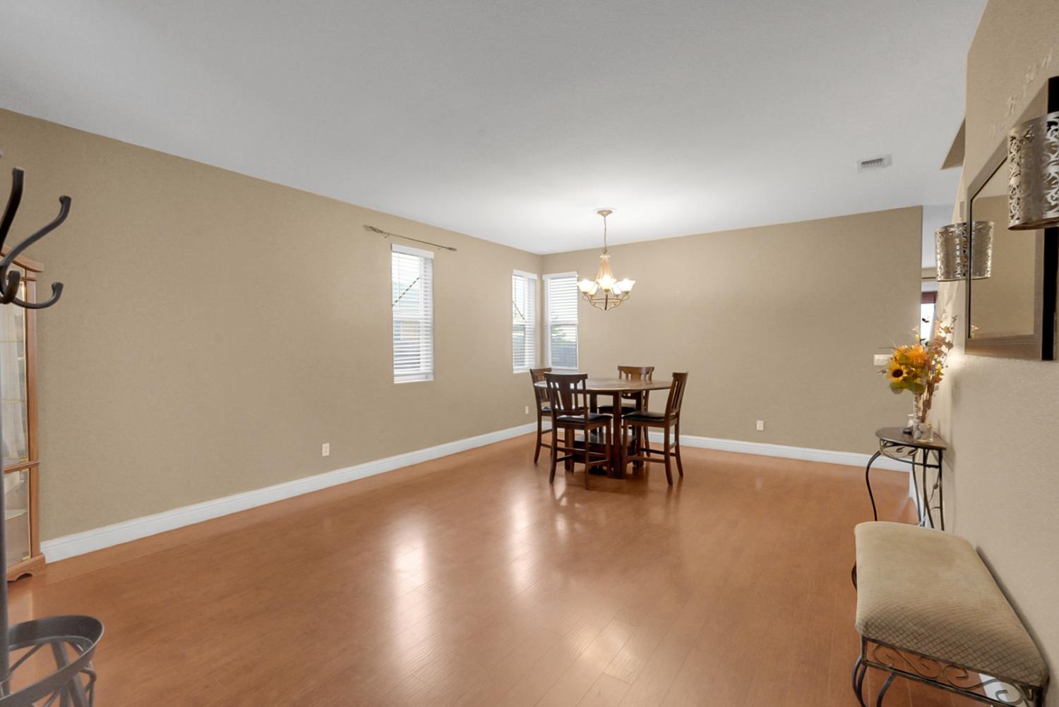 105 Pine St, Chowchilla, CA 93610