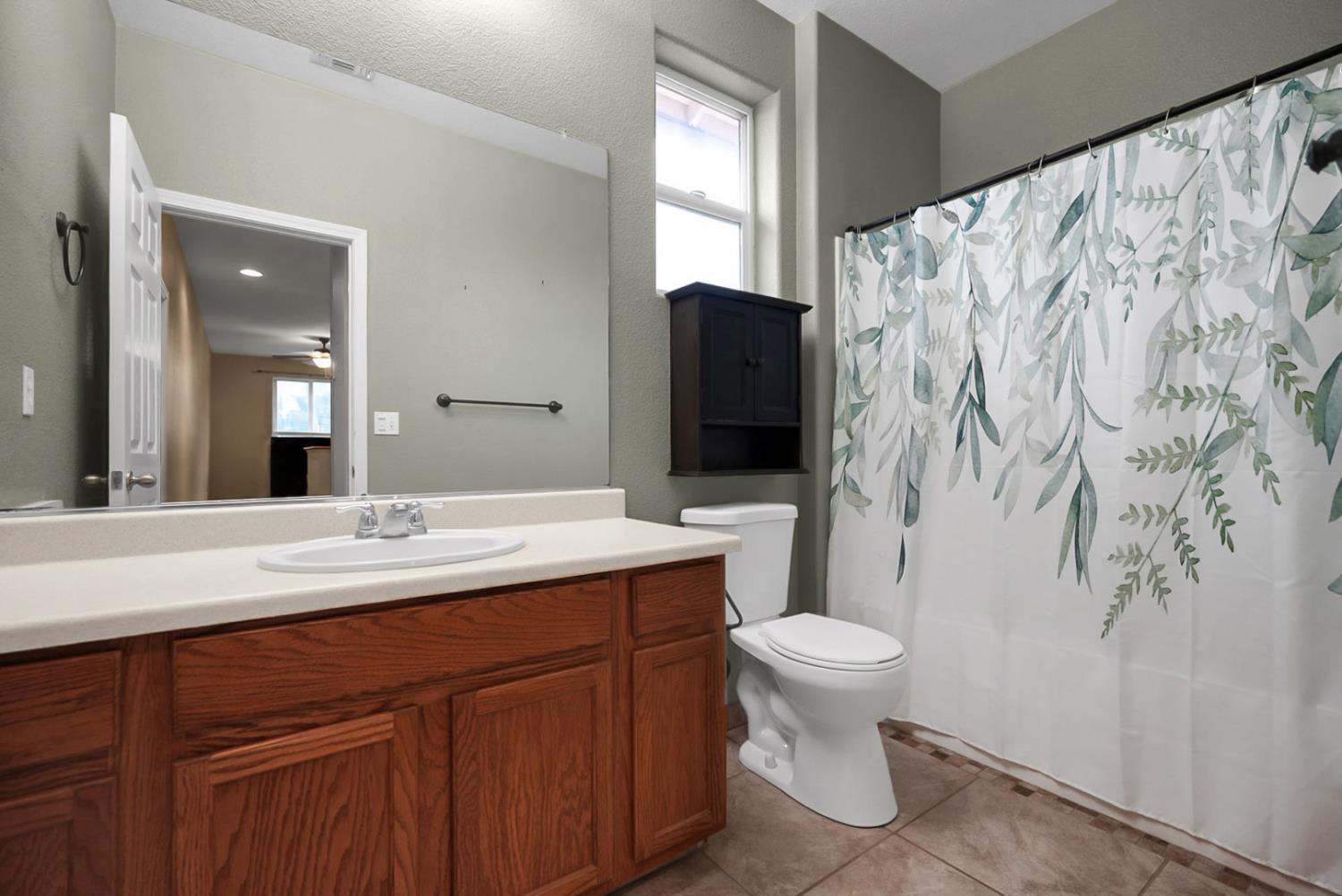 105 Pine St, Chowchilla, CA 93610