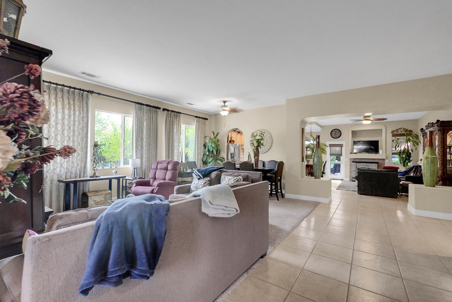 12165 Pheasant Run Blvd, Chowchilla, CA 93610