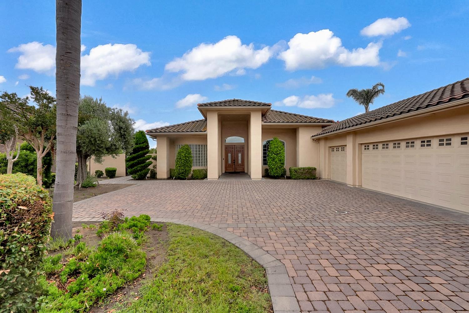 3010 Golf Dr, Chowchilla, CA 93610