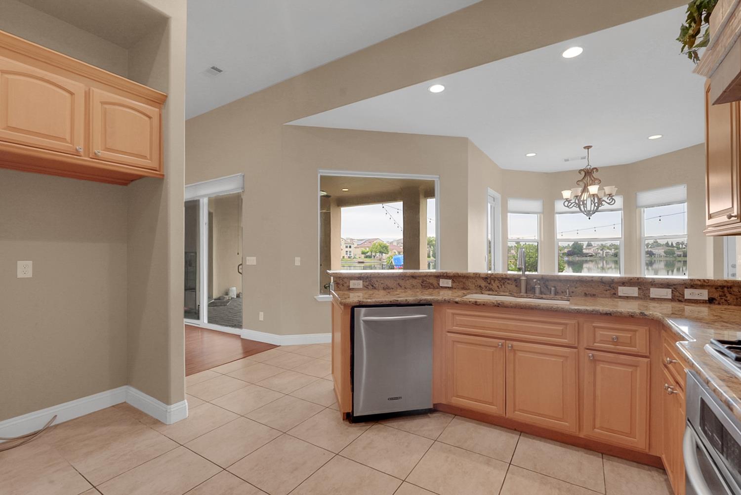 3010 Golf Dr, Chowchilla, CA 93610