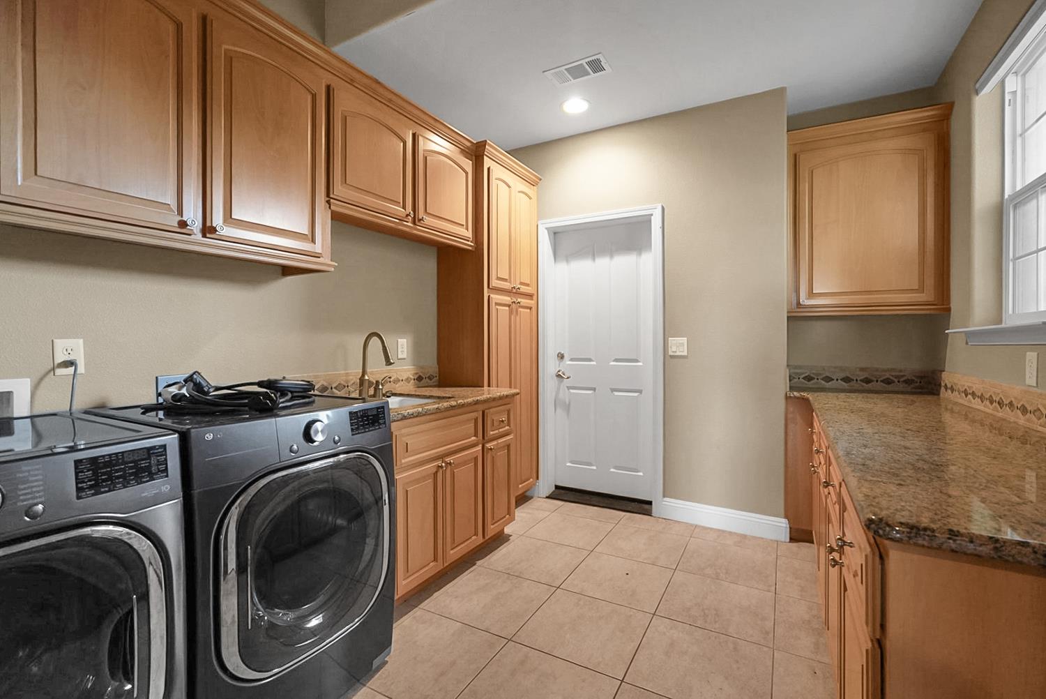 3010 Golf Dr, Chowchilla, CA 93610