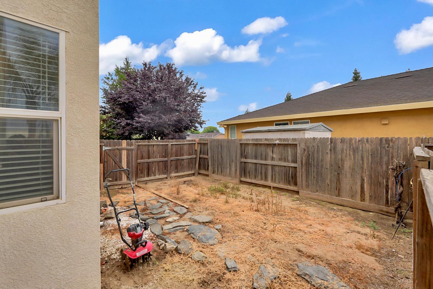 105 Pine St, Chowchilla, CA 93610
